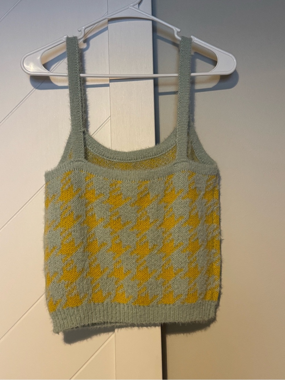Blu Pepper Fuzzy Houndstooth Knit Crop Tank Top NWT Medium - Picture 5 of 5